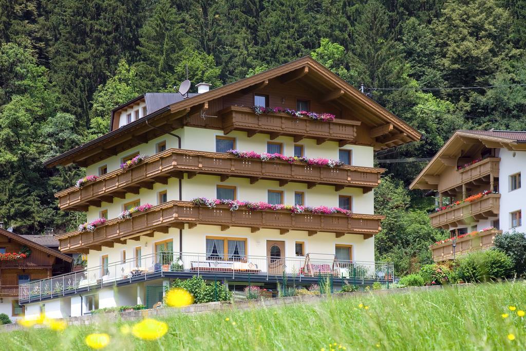 Landhaus Tipotsch Hotel Schwendau Exterior photo